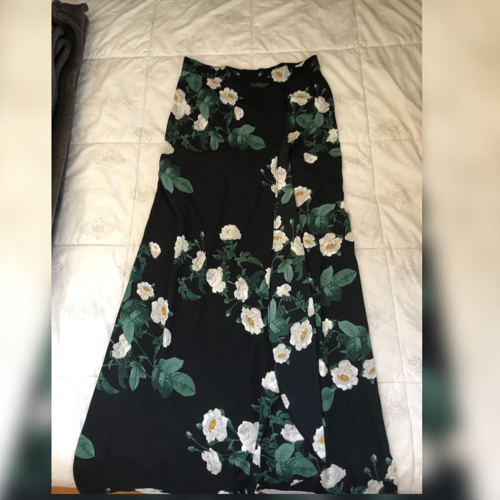 Flowy skirt